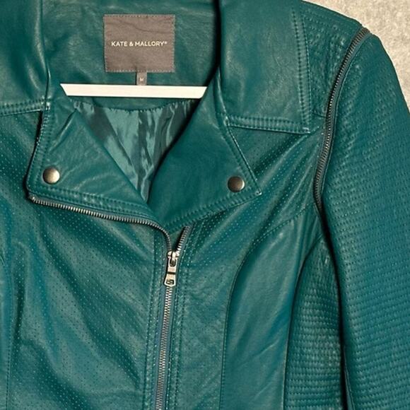 Kate & Mallory Sz M Green Faux Leather Moto Jacket Zip-Off Sleeve biker gorpcore - Picture 10 of 13